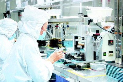 多彩貴州網(wǎng) 用計(jì)算機(jī)科技點(diǎn)亮貴州數(shù)字未來(lái)